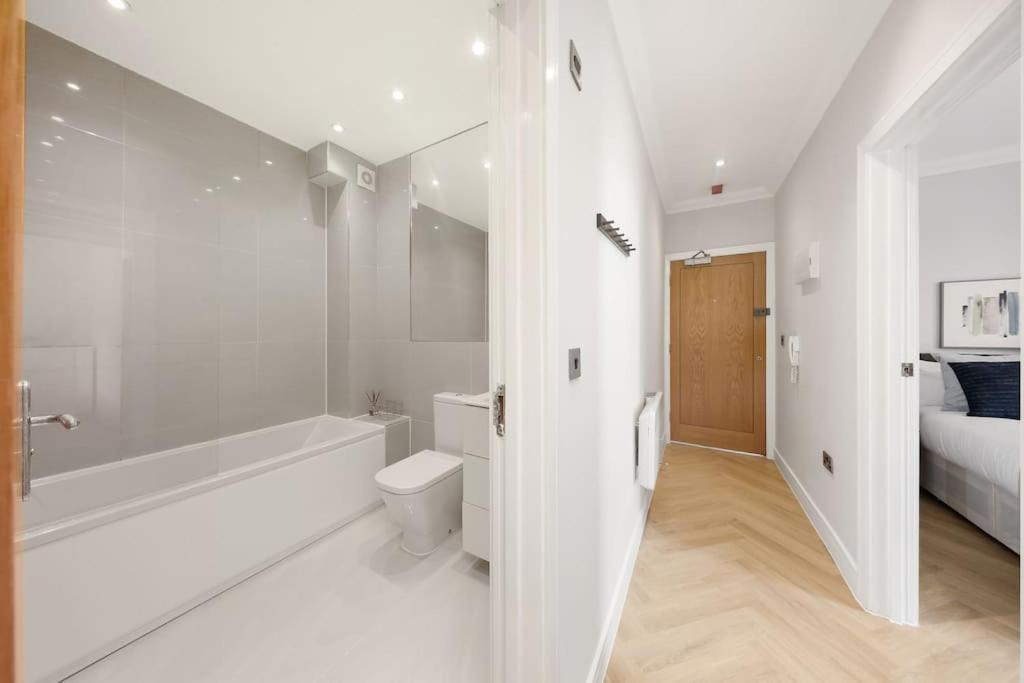 Pleasing 2Bed Flat 10Min To Wimbledon Tennis Court Londra Exterior foto