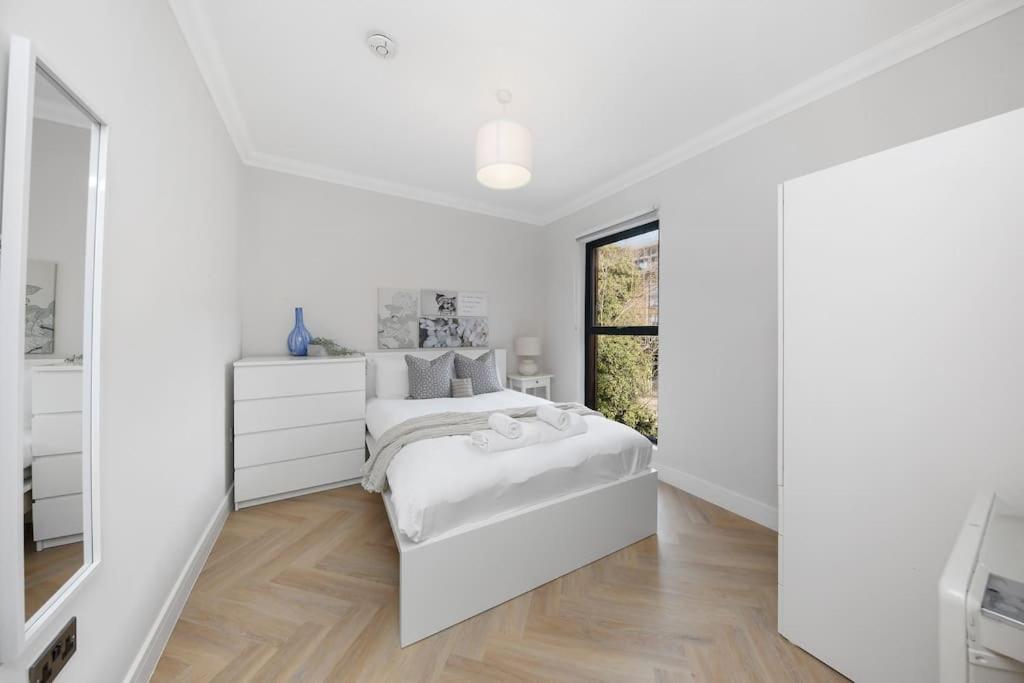 Pleasing 2Bed Flat 10Min To Wimbledon Tennis Court Londra Exterior foto